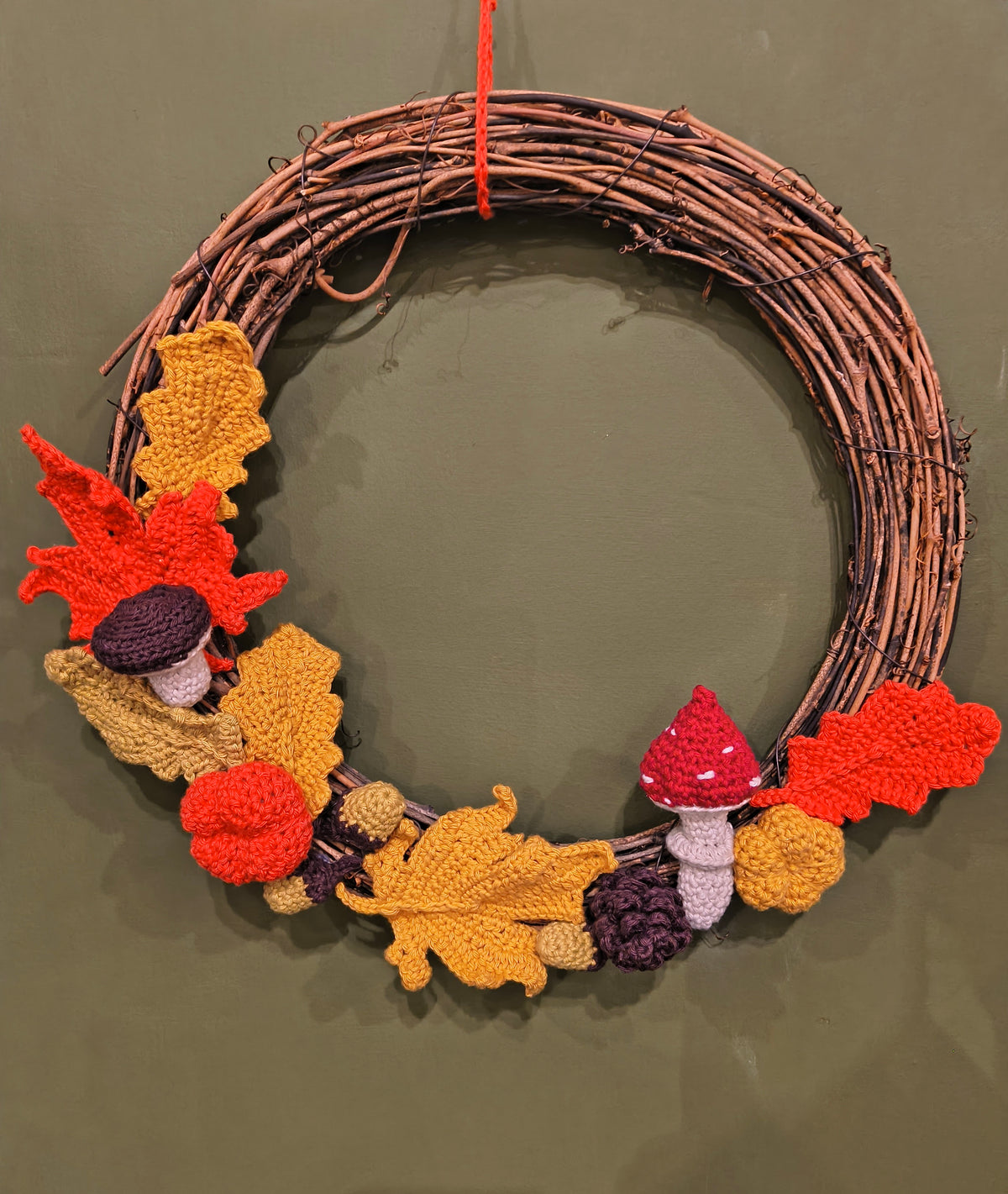 Crochet your own autumn wreath