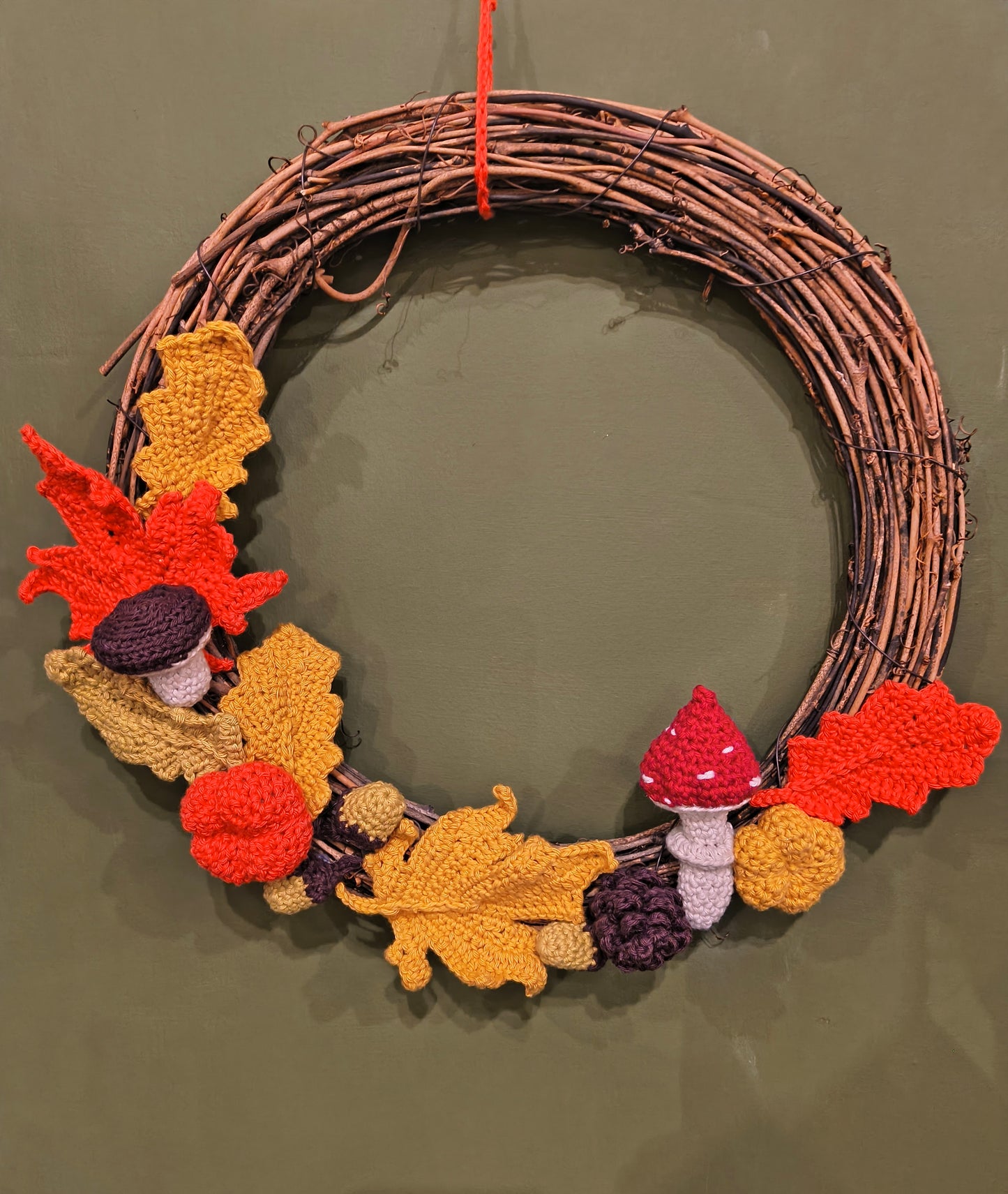 Crochet your own autumn wreath