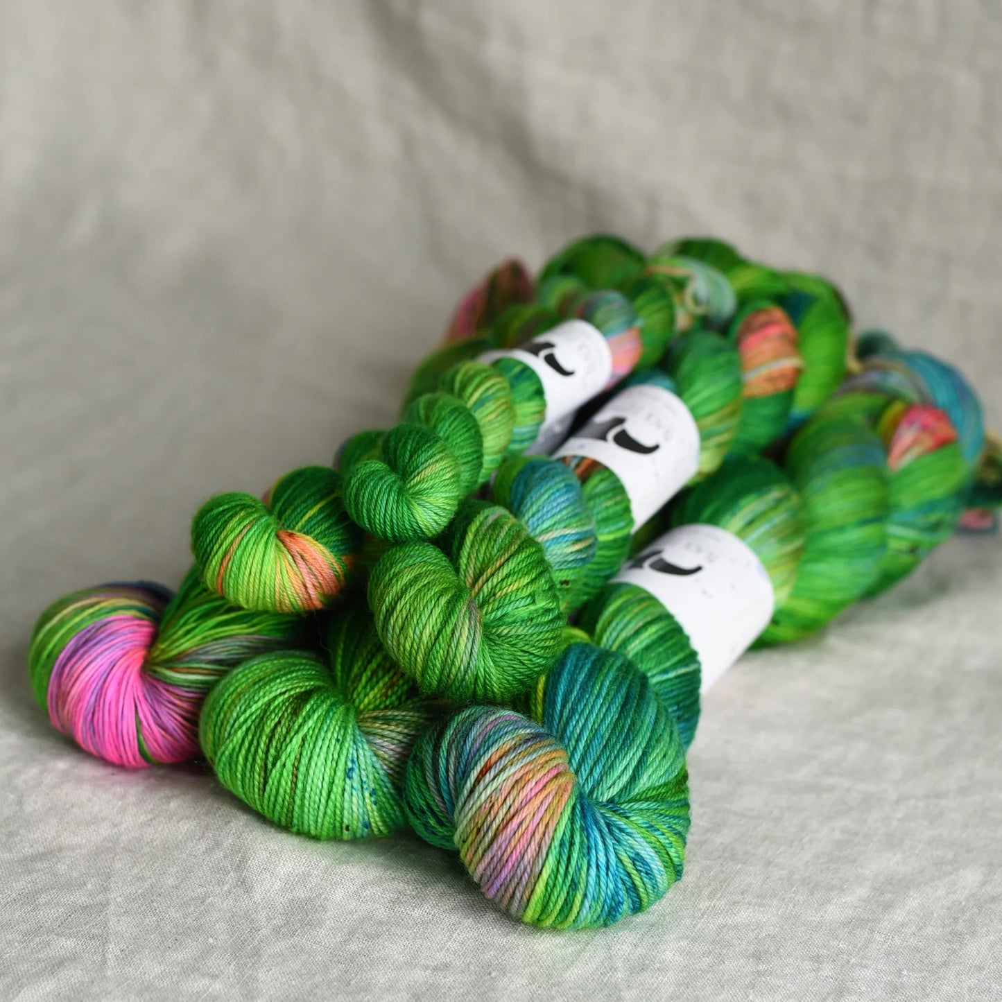 Black Elephant Pure Sock Hand dyed 100g